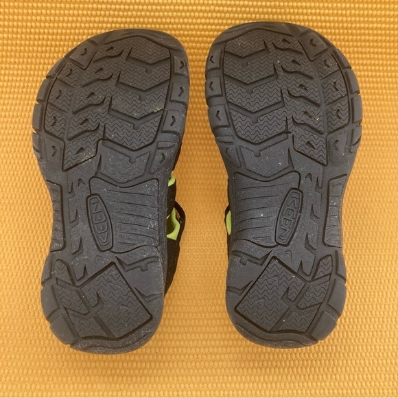 Keen Newport H2 Black & Lime Green Sport Sandals. Boys Size 4 - Picture 6 of 8